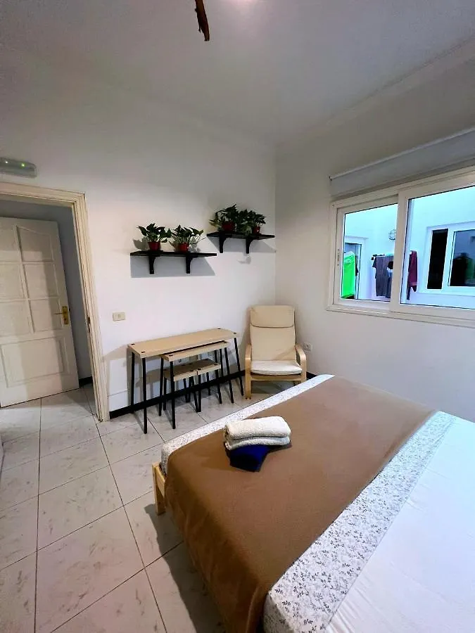 Surf House Gran Canaria Las Palmas / Gran Canaria Hostel